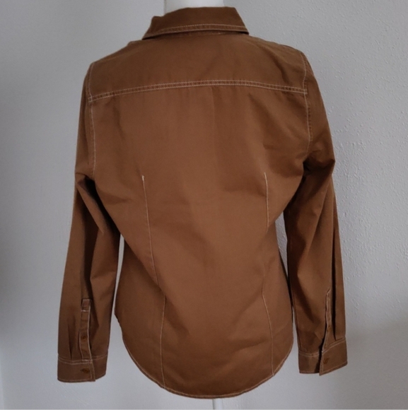 Darted Button Up Shirt In Regenerative Chino. Timber - Picture 3 of 12